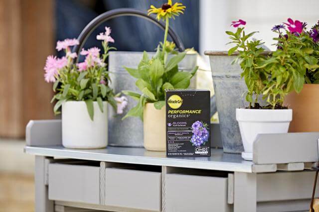 Miracle-Gro® Performance Organics® Blooms Plant Nutrition
