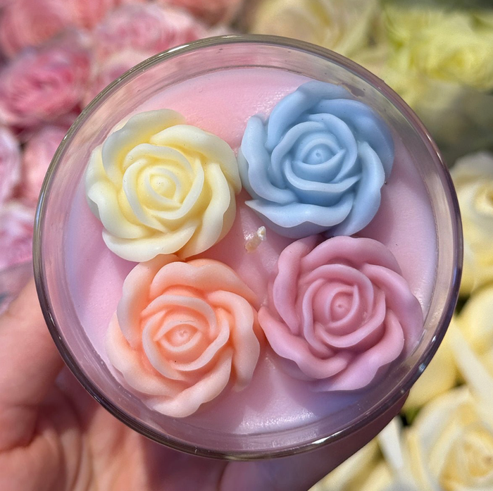 The Golden Girls Flower Candle